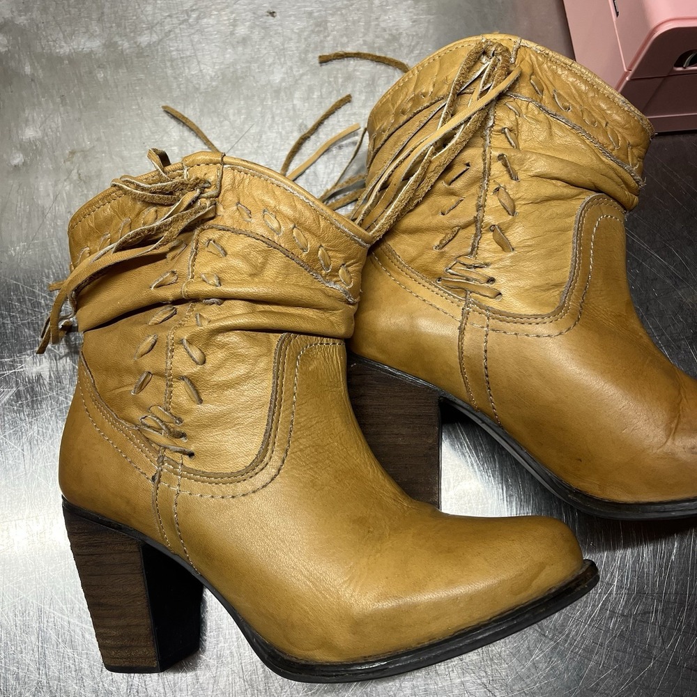 Naughty‎ Monkey Leather Women's Noe Fringe Tan Heeled Booties Size 6 - Picture 7 of 9